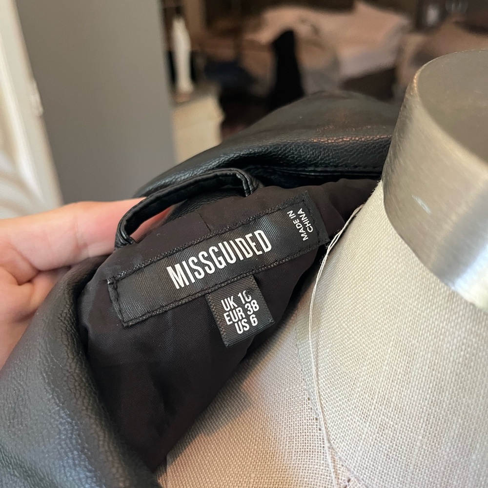 leather jacket - Picture 5 of 5